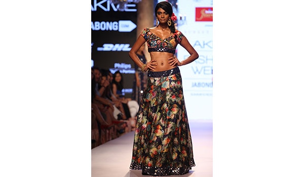 5 DOMINANT COUTURE TRENDS THAT SET THE RAMP ON FIRE AT LFW '15