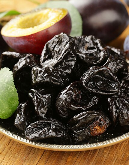 5 raw foods for healthy lifestyle prunes 430x550 5 raw foods for healthy lifestyle prunes 430x550