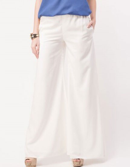 5 white pieces you must buy sandals flats 430x550 5 white pieces you must buy sandals flats 430x550