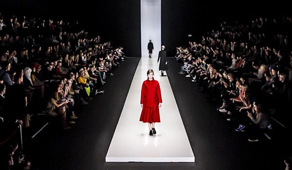 6 THINGS NO ONE TELLS YOU ABOUT FASHION WEEK