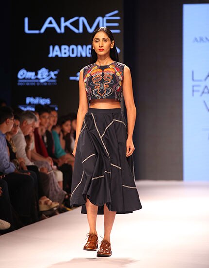 nachiket barve couture lfw day 3 430x550