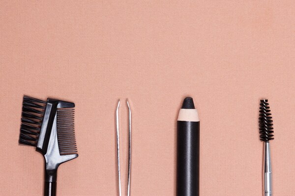 how to tweeze your eyebrows perfectly 600x400 piccontent how to tweeze your eyebrows perfectly 600x400 piccontent