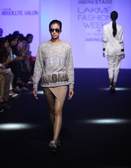 lakme fashion week day 4 monisha jaising 430x550 lakme fashion week day 4 monisha jaising 430x550