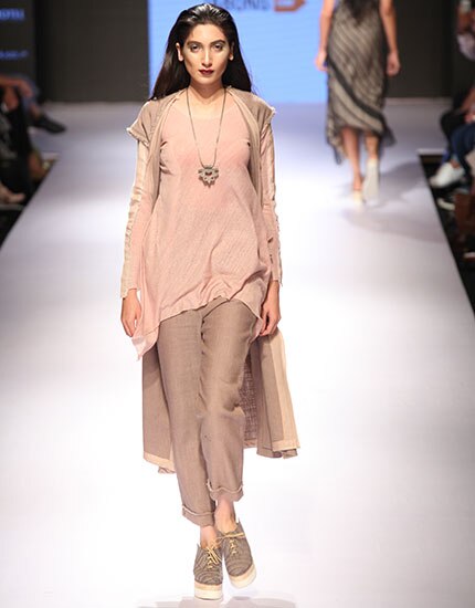 lakme fashion week day 4 monisha jaising 430x550 lakme fashion week day 4 monisha jaising 430x550