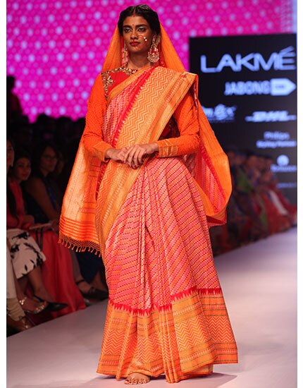lakme fashion week saree urvashi joneja 430x550 lakme fashion week saree urvashi joneja 430x550