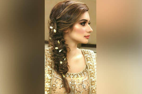side swept%20messy%20fishtail%20braid%20hairstyle side swept%20messy%20fishtail%20braid%20hairstyle