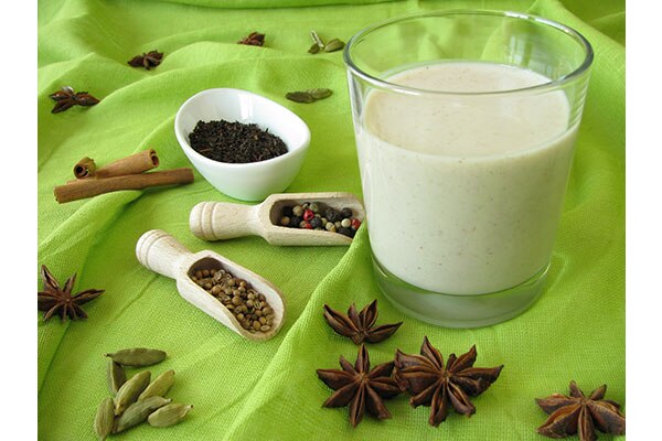 tasty drinks that make skin glowing chai lassi 600x400 tasty drinks that make skin glowing chai lassi 600x400